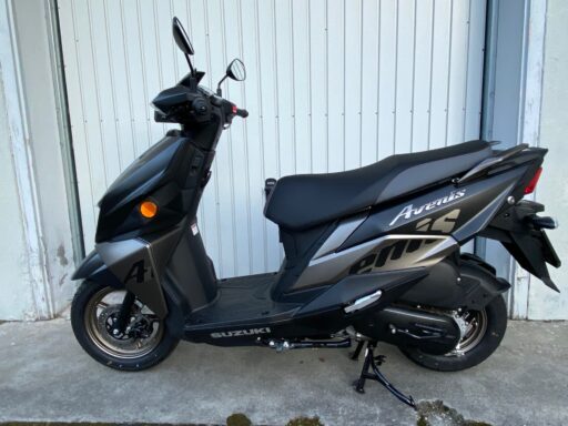 Suzuki UN 125 Avenis Roller
